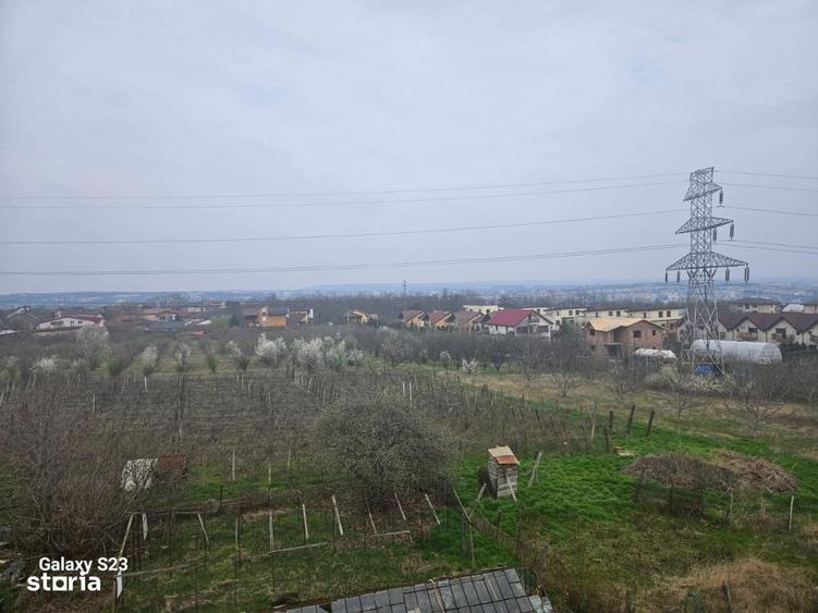 Casă cu 4 camere cu Teren 15000 Mp în Galata