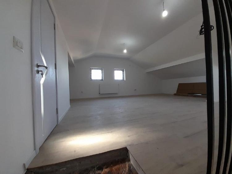 Duplex cu 5 camere cu Canalizare în Dumbrăveni