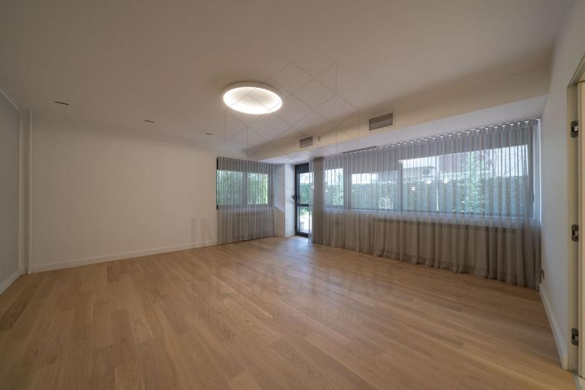 Apartament cu 4 camere decomandat, mobilat în Herăstrău