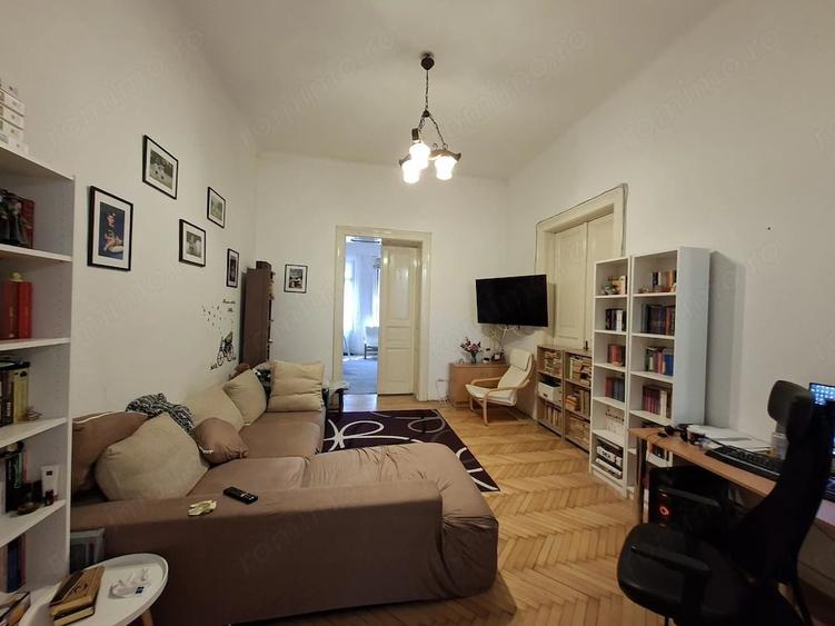 Apartament cu 4 camere decomandat în Central