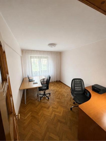 Apartament cu 4 camere decomandat în Gării