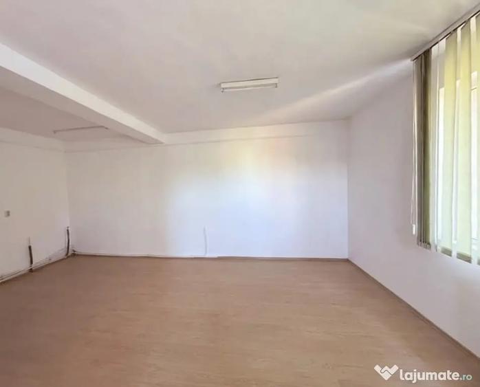 Spațiu comercial, de 20 mp, în Central
