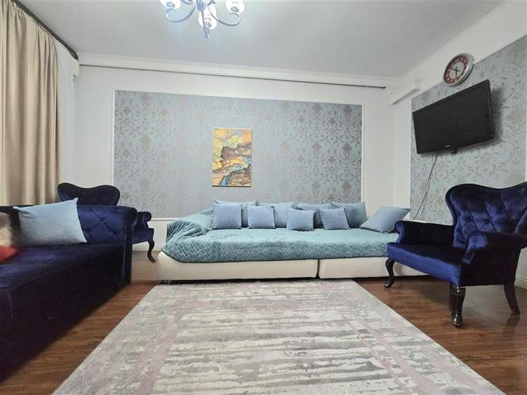 Apartament cu 5 camere semidecomandat în Bucureștii Noi