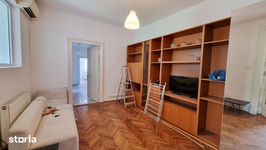 Apartament cu 5 camere în Armeneasca