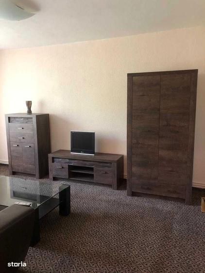 Apartament cu 3 camere decomandat, mobilat în Berceni