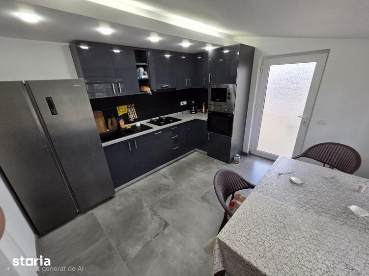Casă cu 4 camere cu Teren 538 Mp în Priseaca
