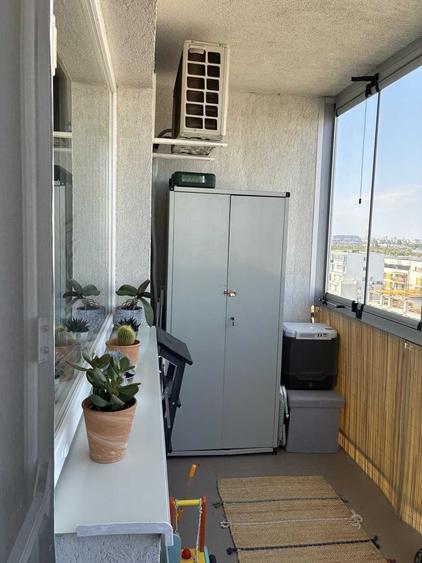 Apartament cu 2 camere decomandat în Titan