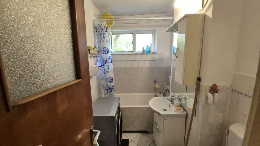 Apartament cu 2 camere semidecomandat în Hărmanului