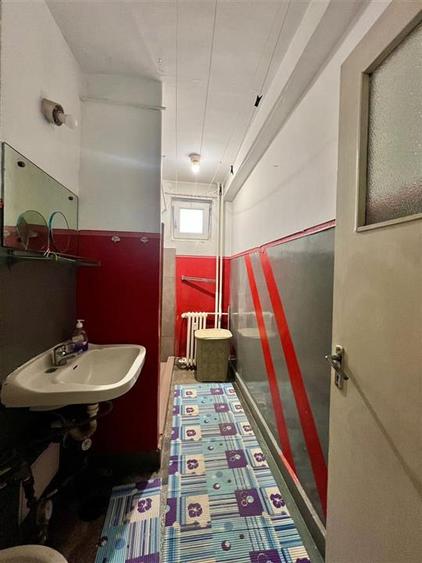 Apartament cu 3 camere semidecomandat în Rogerius