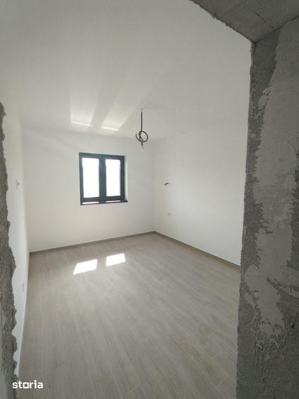 Casă cu 4 camere cu Teren 500 Mp în Blandiana
