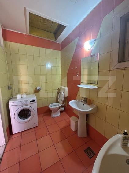 Casă individuală cu 2 camere cu Canalizare în Central
