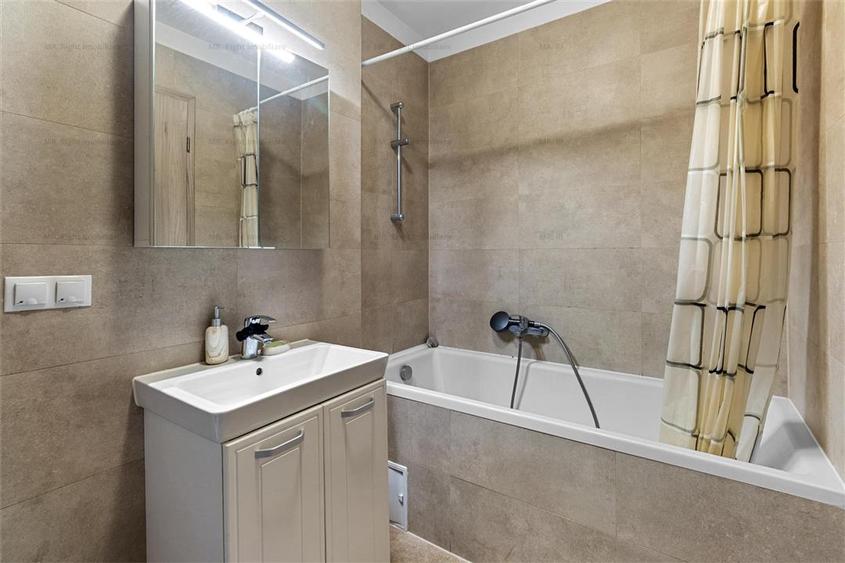 Apartament cu 2 camere decomandat, mobilat în Tractorul