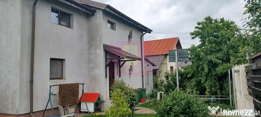 Casă cu 4 camere cu Teren 500 Mp în Săbăreni