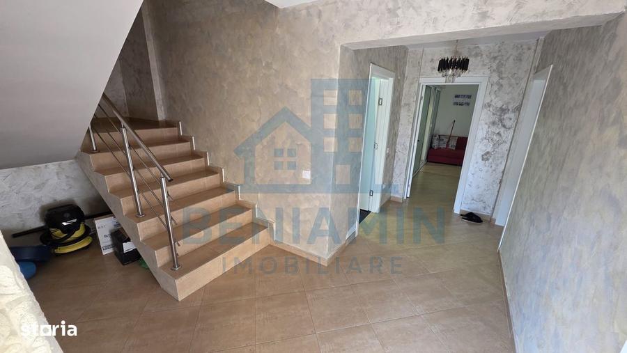 Casă cu 5 camere cu Teren 334 Mp în Central