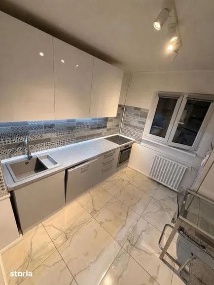 Apartament cu 3 camere decomandat în Vatra Luminoasă