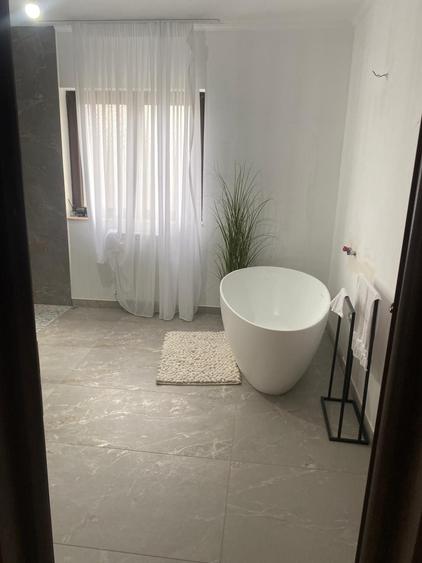 Casă cu 2 camere în Central