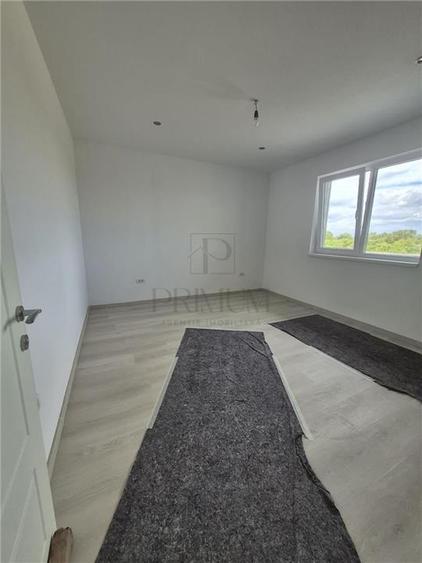 Duplex cu 4 camere cu Canalizare în Moșnița Nouă