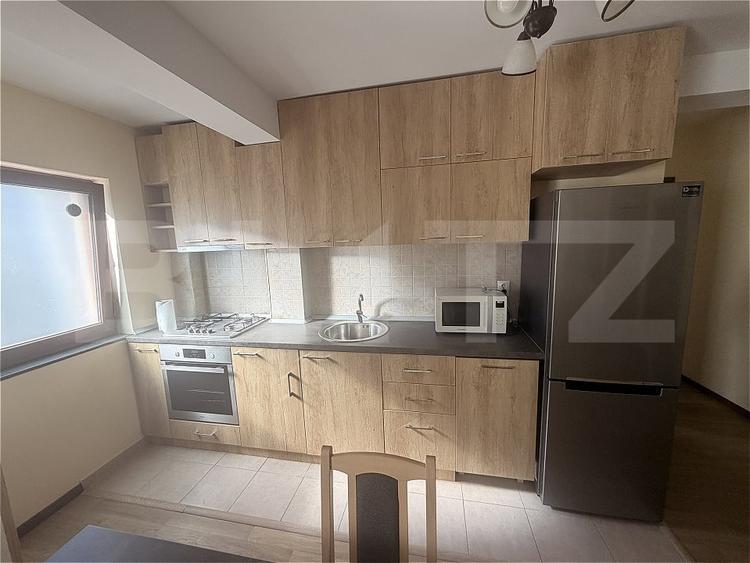 Apartament cu 2 camere semidecomandat, mobilat în Florești