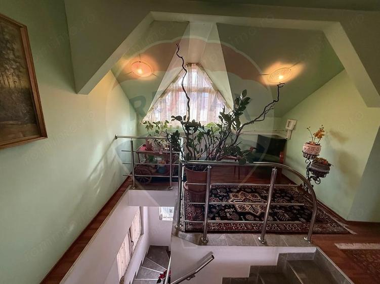 Casă cu 5 camere cu Teren 224 Mp în Ultracentral