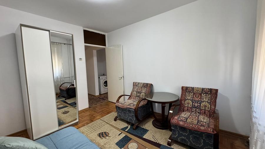 Apartament cu 3 camere decomandat în Decebal