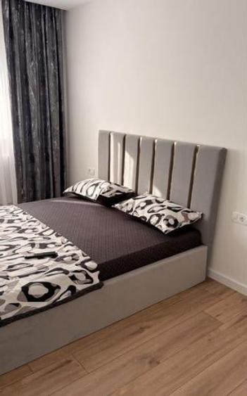 Apartament cu 3 camere decomandat, mobilat în Berceni