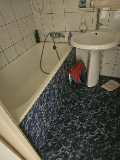 Apartament cu 3 camere semidecomandat în Străulești