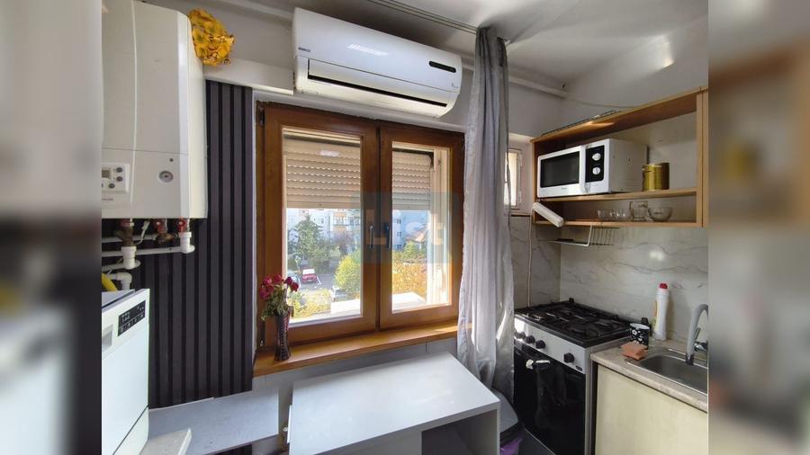 Apartament cu 3 camere decomandat în Între Lacuri