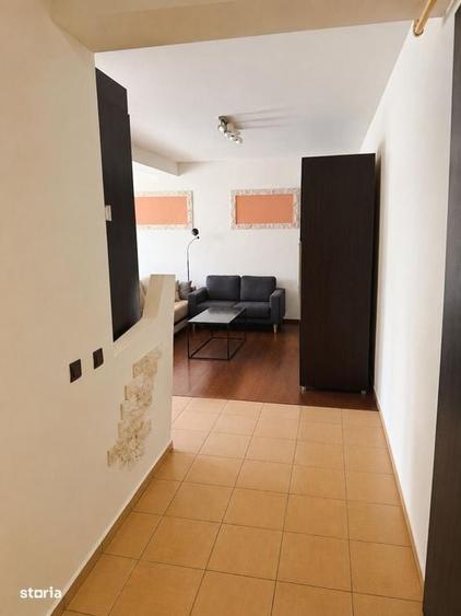 Apartament cu 3 camere decomandat în Florești