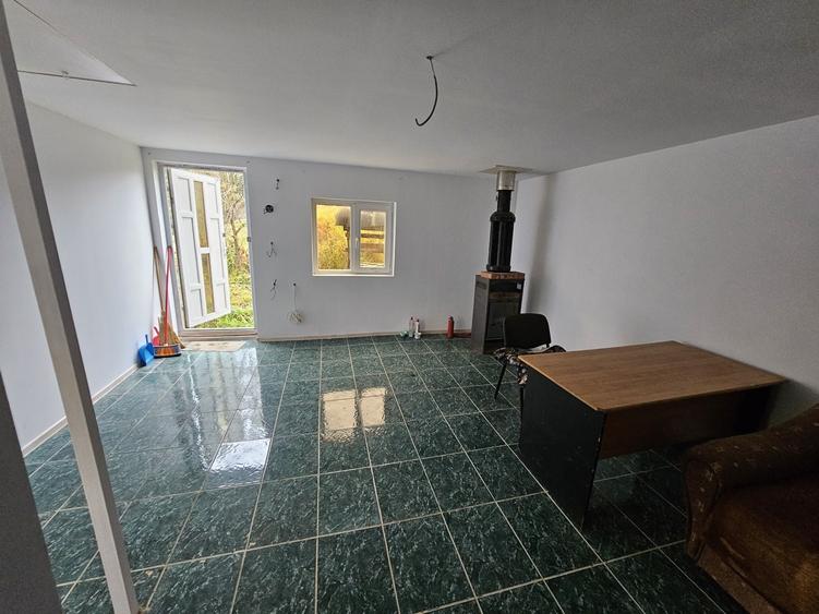 Casă cu 2 camere cu Teren 15000 Mp în Petru Vodă