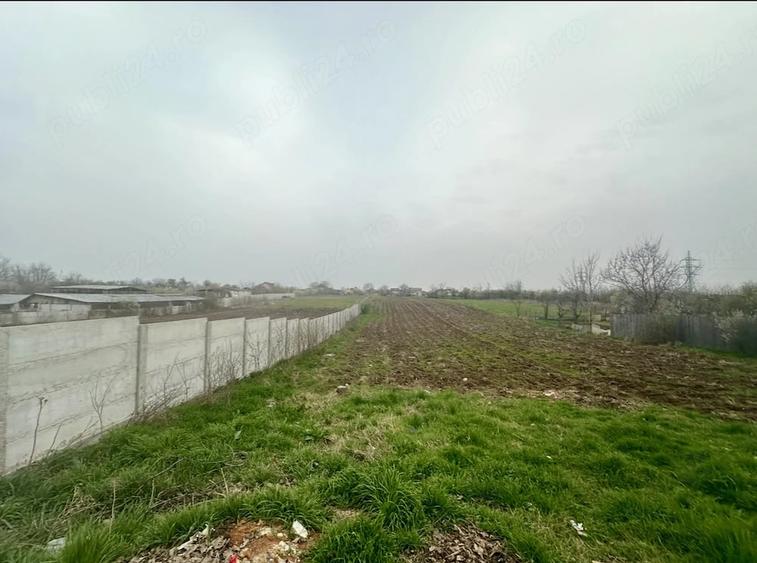 Teren de 4100 mp, în Central