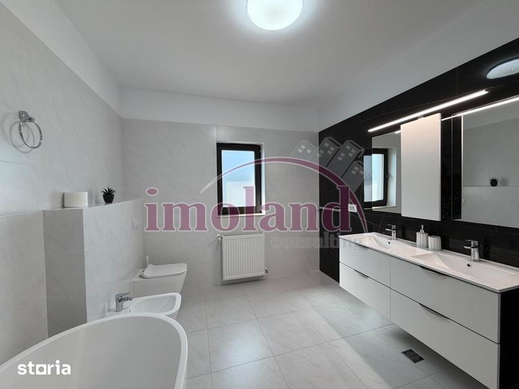 Casă cu 6 camere cu Teren 500 Mp în Central