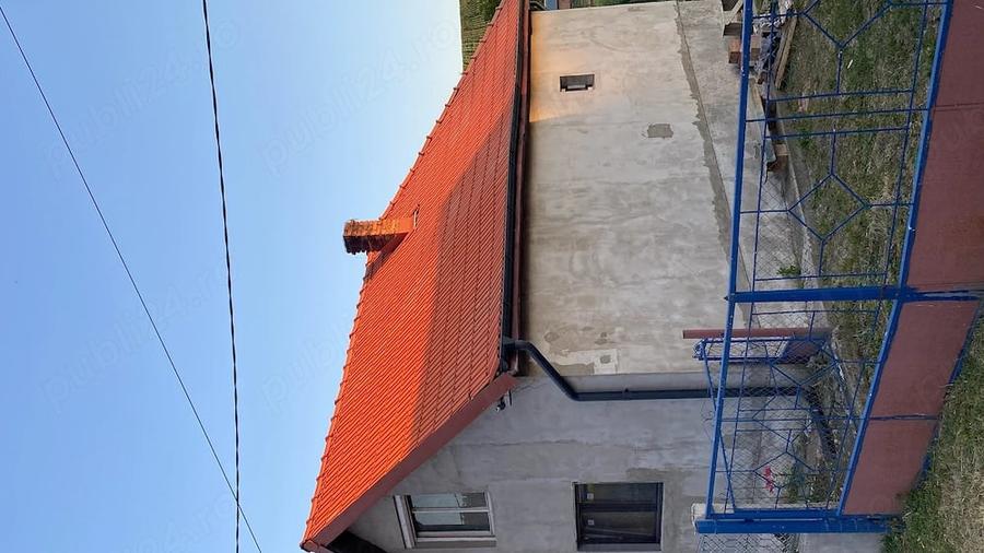 Casă cu 7 camere cu Teren 623 Mp în Ploscoș