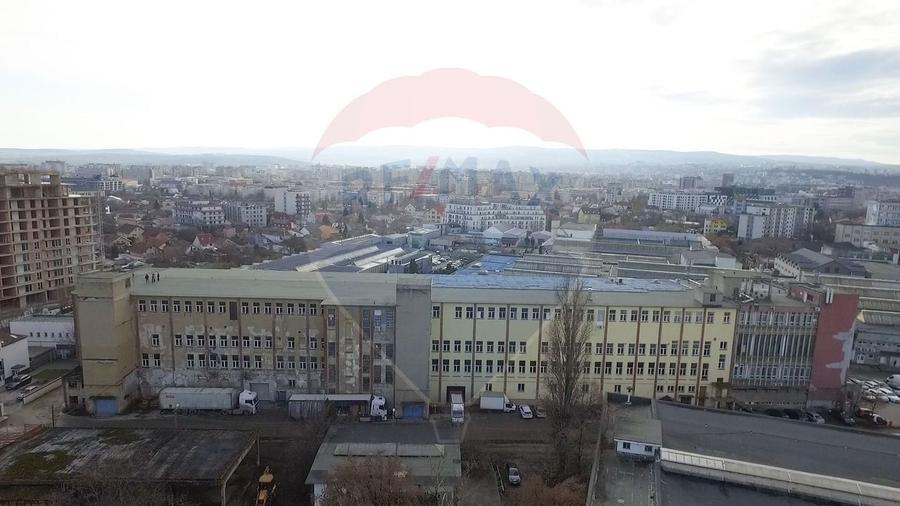 Spațiu industrial, de 11,077.849609375 mp, în Iris
