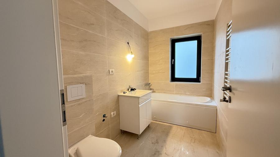 Apartament cu 3 camere decomandat în Nerva Traian