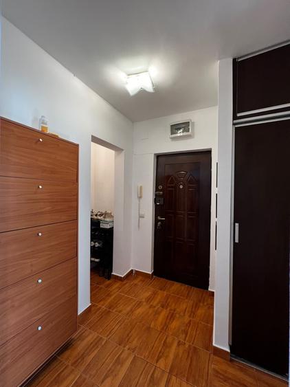 Apartament cu 2 camere semidecomandat, mobilat în Tineretului