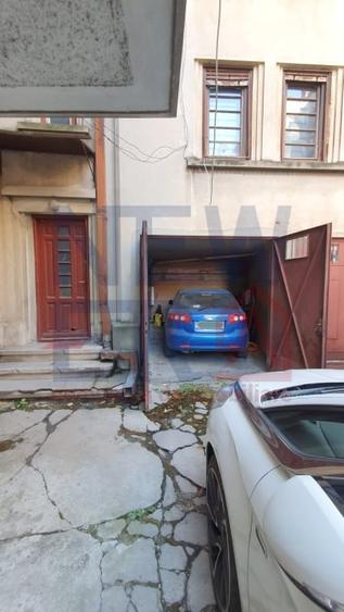 Apartament cu 4 camere semidecomandat, mobilat în Unirii