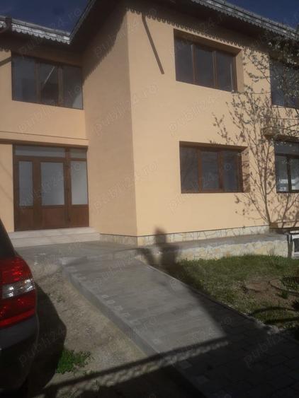 Casă cu 5 camere cu Teren 567 Mp în Târgu Neamț