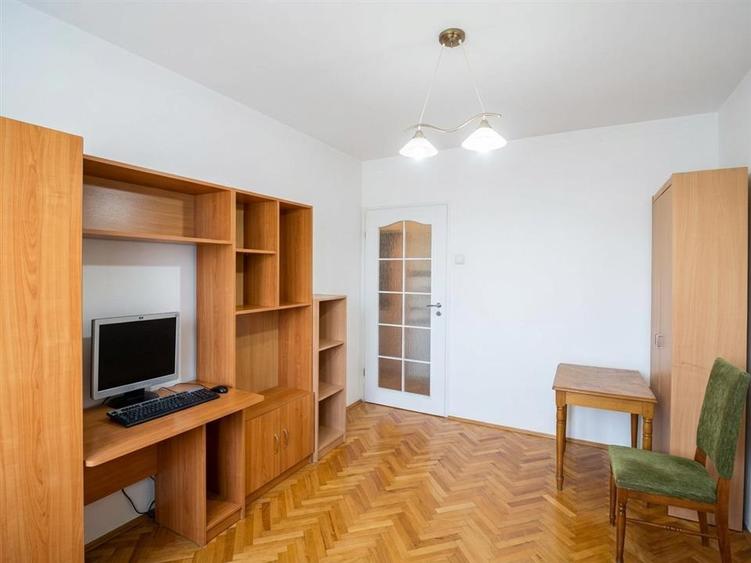 Apartament cu 3 camere decomandat în Decebal