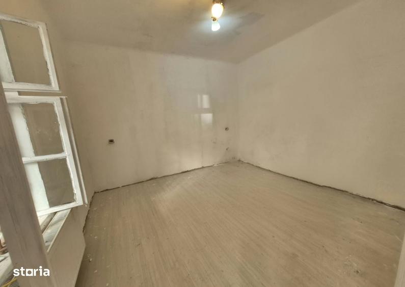 Casă cu 3 camere în Central