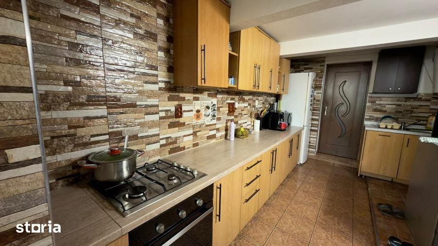 Casa, 6 camere, 2000 mp teren, Mera Noua - 2