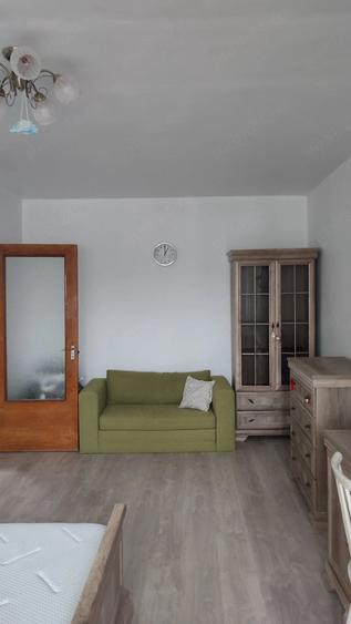 Garsonieră decomandată în Vitan