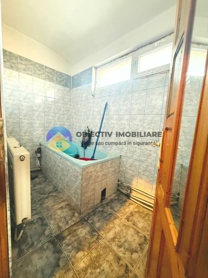 Garsonieră decomandată, mobilată în Săvinești