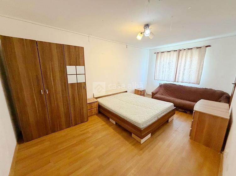 Apartament cu 3 camere decomandat în Alexandru cel Bun