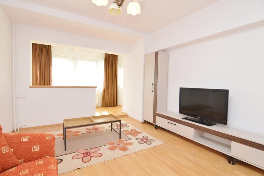 Apartament cu 3 camere decomandat în Iancului
