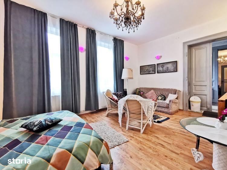 Casă cu 6 camere cu Teren 1200 Mp în Gruia