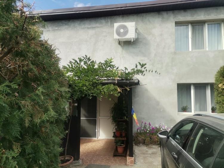 Casă cu 4 camere cu Teren 1100 Mp în Central