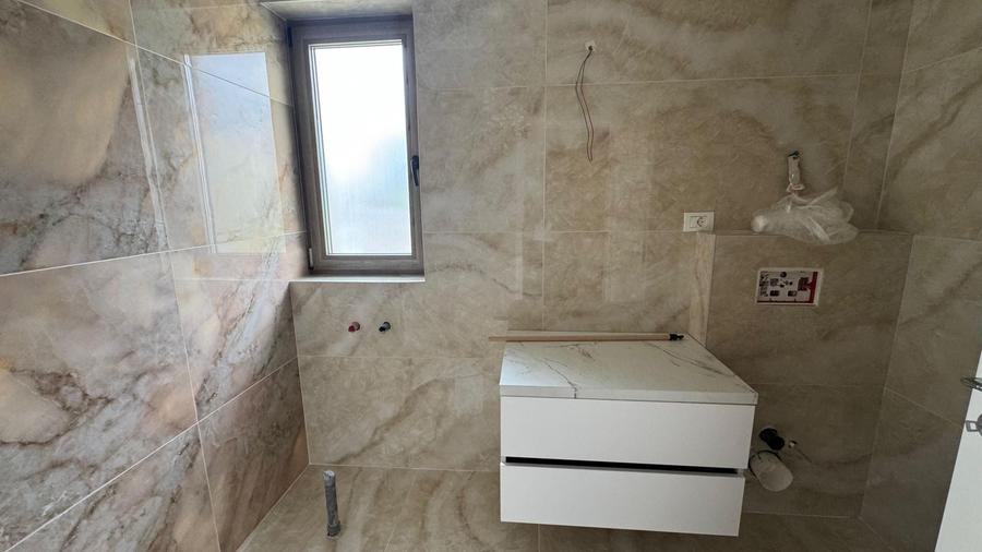 Duplex cu 4 camere cu Canalizare în Giroc
