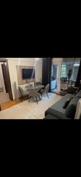 Apartament cu 3 camere semidecomandat în 1 Mai