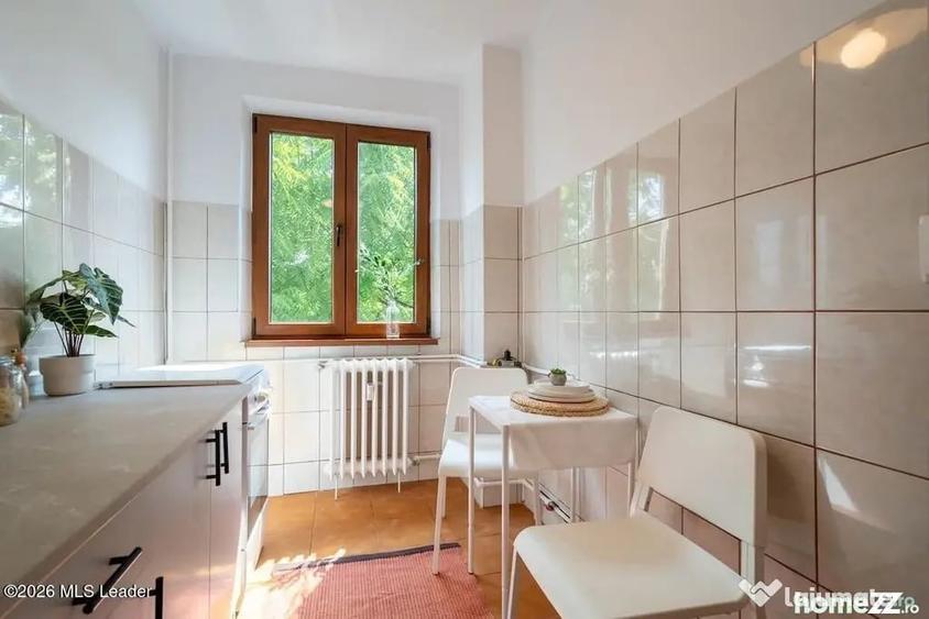 Apartament cu 4 camere semidecomandat în Drumul Taberei