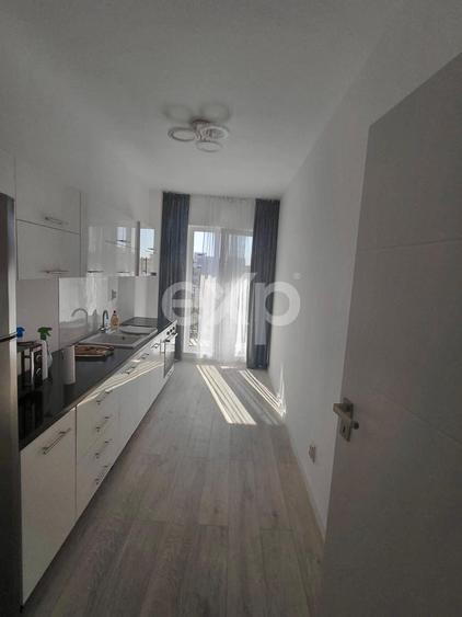 Apartament cu 2 camere decomandat în Tractorul